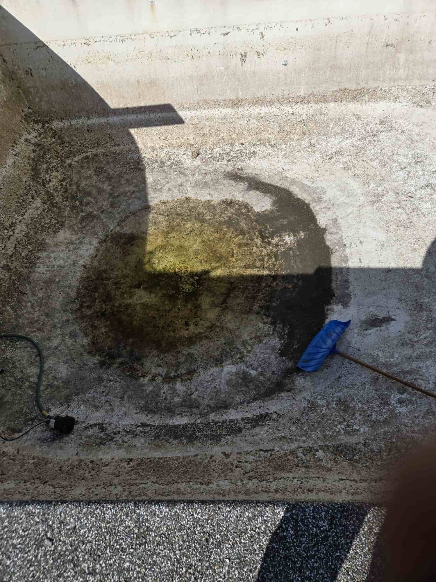 Wall and trim before restoration